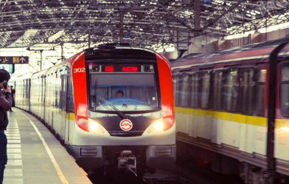 城市轨道交通供电电压若采用DC1500W（轨道交通直流供电电压）2