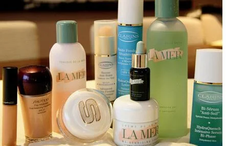 坐高铁安检时可以携带化妆品么一次性能带多少（坐高铁可以带护肤品吗）2