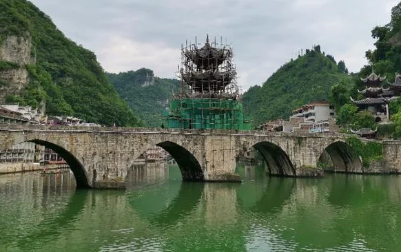 请问贵州省有哪几个城市有高铁站或者动车（高铁贵阳旅游）1