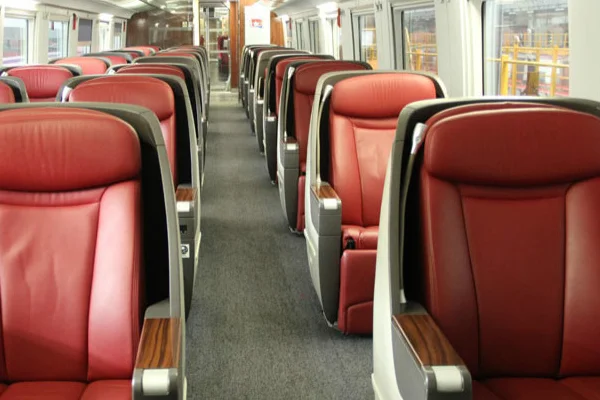 高铁商务座座椅踏脚板怎么弄（高铁座椅面料）2