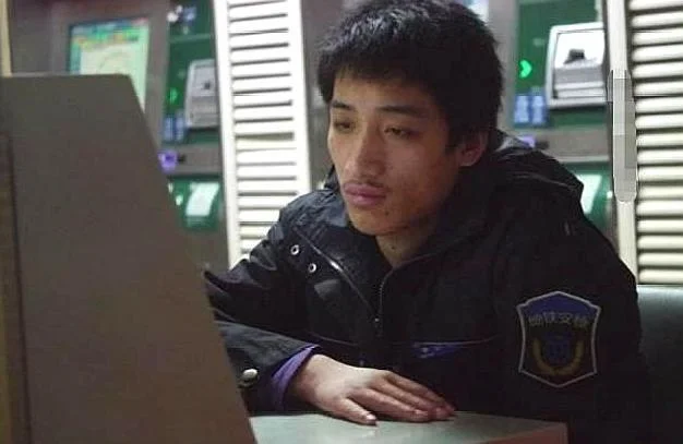 如果想要当一名地铁站务员是不是很难（北京地铁站务工资太低）