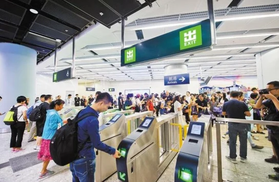 香港西九龙高铁站如何去浅海湾（高铁九龙站）