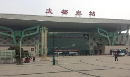 成都东客站地铁站是在东广场还是西广场（成都东站东广场地铁口）