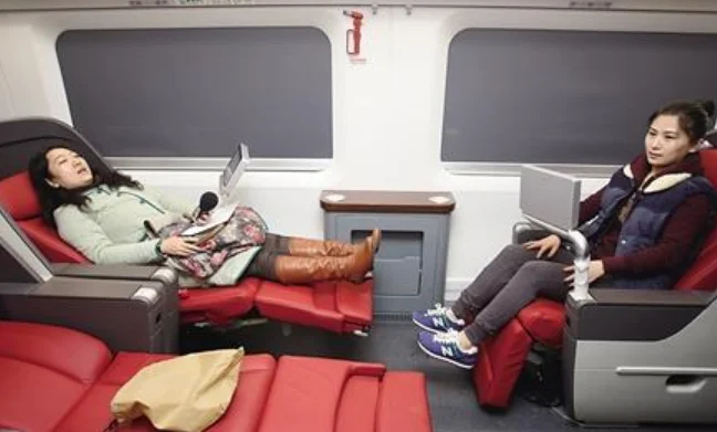 请问商务座和一等座有什么区别（高铁商务舱座椅）5