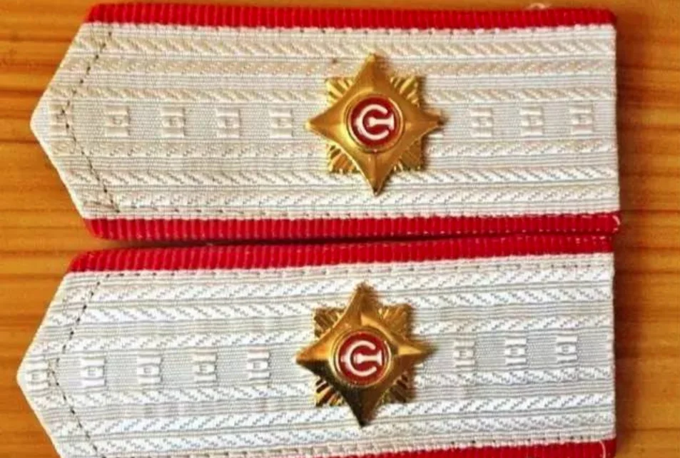 铁路局服装是什么样的(铁路线路服装)1