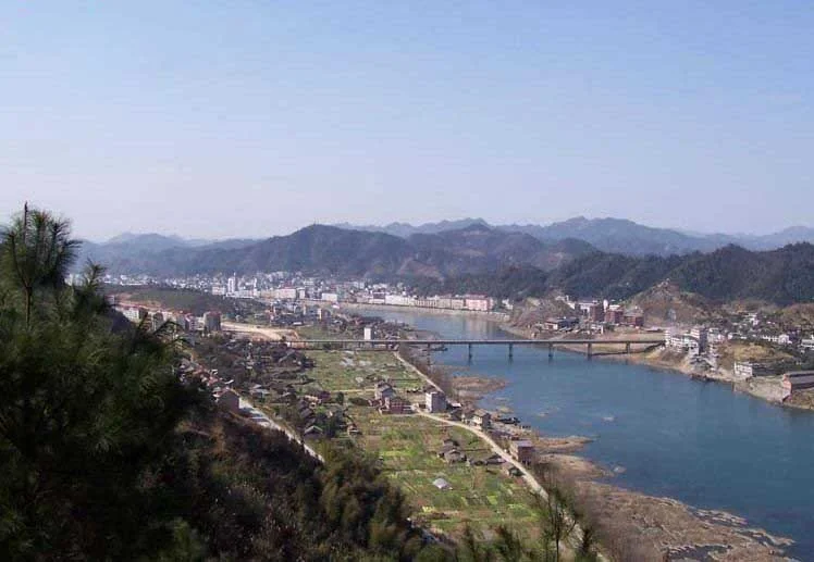 呼南高铁过安化县的梅城镇吗（安化铁路规划）2