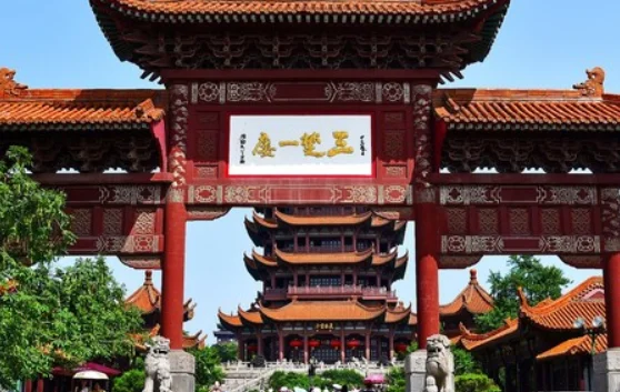 疫情期间武汉的真实情况是怎么样的（疫情后的武汉地铁）