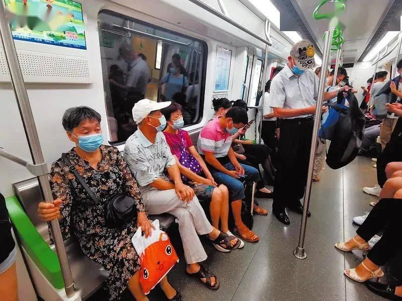 求 英文版深圳地铁线路图 我在U站工作 外国人向我要我哭啊（外国人深圳地铁）4