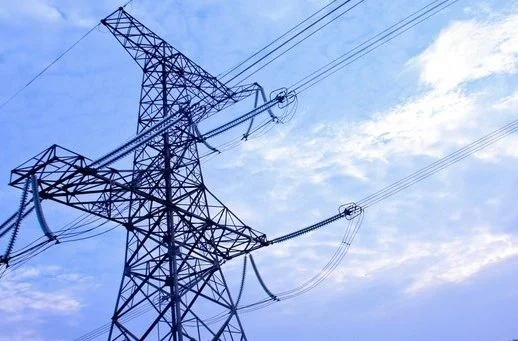 高铁的高压电多少伏高铁的高压电多少伏知识(铁路高压线多少伏)3