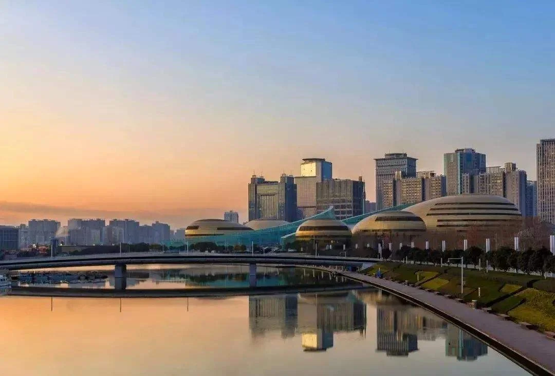 郑州现在开始建设的地铁有几条线（郑州要建超级地铁站）3