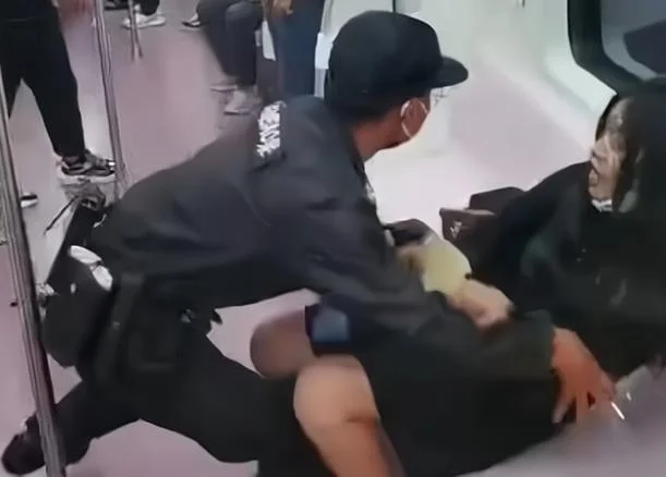 西安地铁1号线哪站离秦汉新城最近（西安地铁1号线无人给孕妇让座）