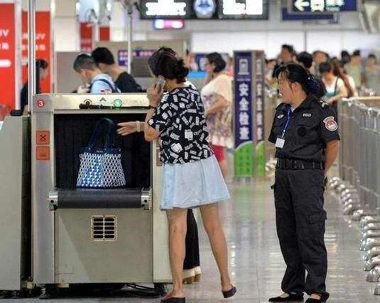 北京地铁安检人员的工作怎么样累吗（北京地铁安检工作时间）2