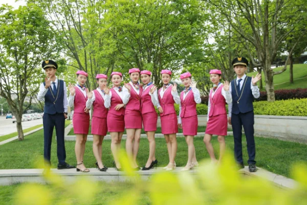 城市轨道交通运营管理毕业后 可以从事什么职位 女生（轨道交通服务有女的吗）