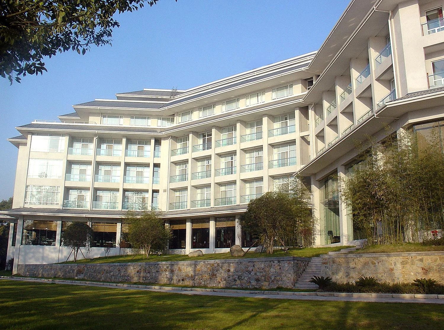 东湖宾馆地铁一号线几号口(武汉东湖宾馆在哪个地铁站口)2