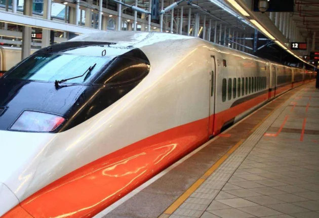 高铁列车上旅客出现突发心脏病（高铁上生病）3