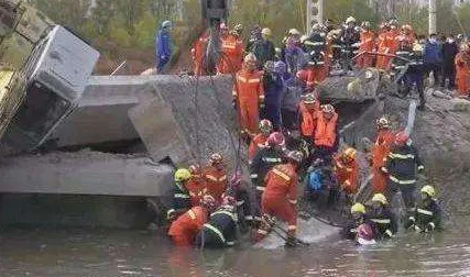 天津南环铁路桥坍塌事故截止目前伤亡情况如何（天津南环铁路桥梁）5