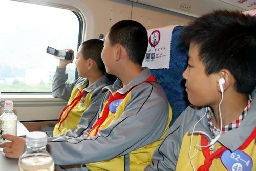 学生坐高铁半票吗(高铁商务座儿童半价吗)2