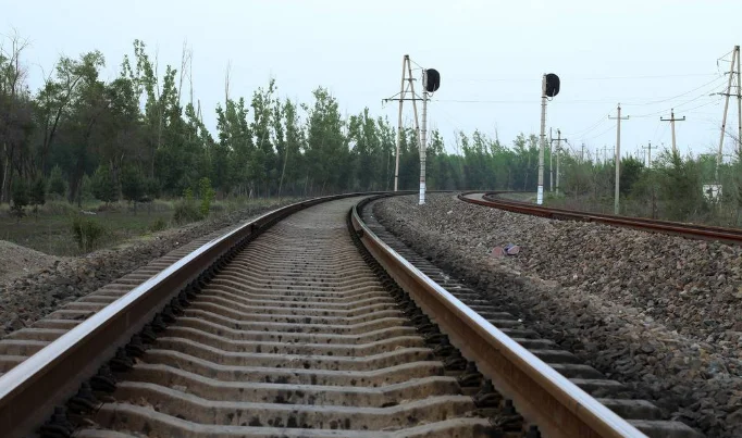 全国铁路营业里程达到了多少公里其中高铁占多少(铁路理程)5