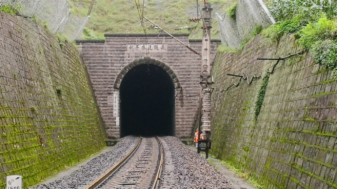 历史上最严重的铁路事故是什么240人失踪或遇难(格里坪铁路)6