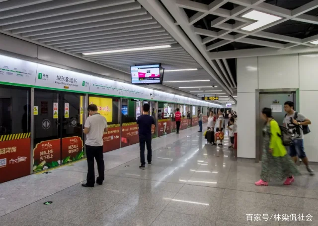 天津地铁员工的每天工作时间是如何安排的（天津地铁乘每日人流量）