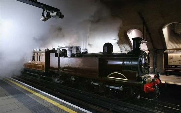 地铁列车行驶的动力是从哪里来（武汉地铁回送）