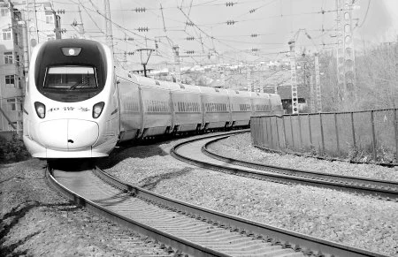 高铁与普通铁路的区别(高铁是不是走铁路)1