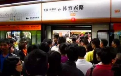 深圳地铁事故(深圳地铁3号线事故图片)2