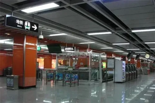 求一个北京地铁和京港地铁的对比说出优缺点（北京地铁营利）