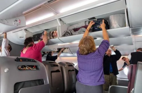 请问地铁在英语中metro(机场还没有地铁吗英文怎么说)2