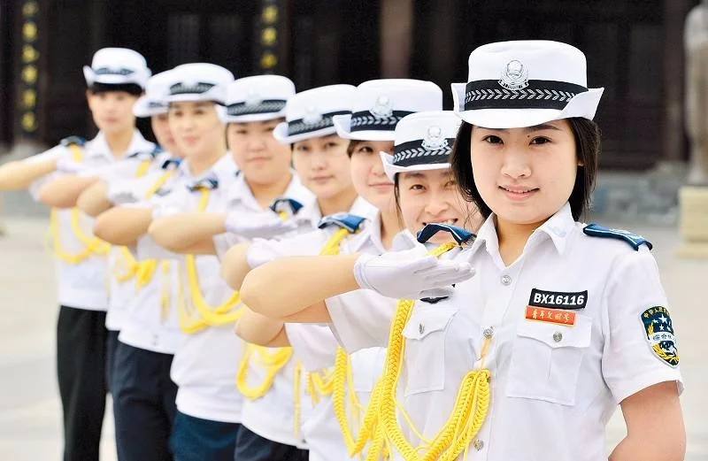 做地铁辅警好(工资一年约65万)还是做地铁协管(一年约4万)好(成都地铁协管员)2