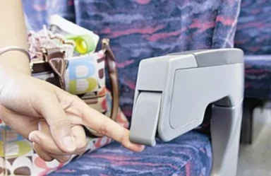 高铁座位号码10A 10B 10C挨着一排吗（高铁的座位）