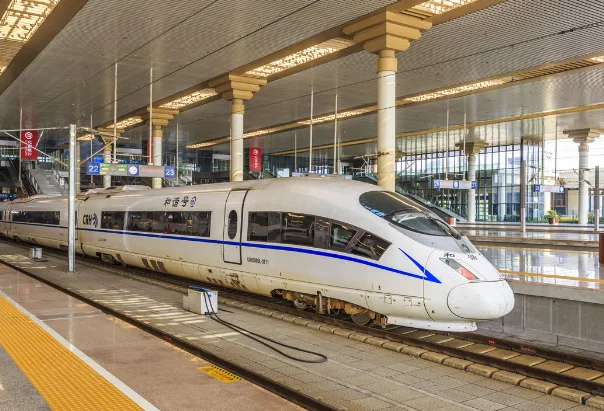 高铁时速是多少公里一小时（高铁一小时多少公里）2