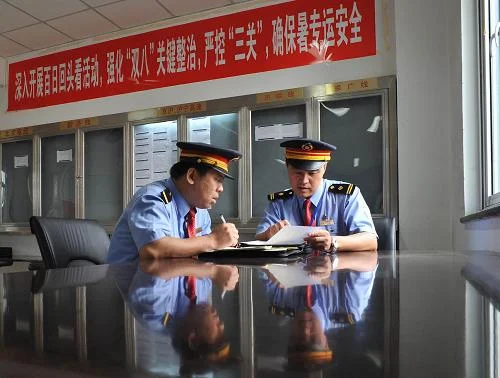 怎么考高铁驾驶证(中国高铁一号司机)2