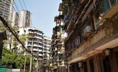 重庆杨家坪中学和铁路中学哪个好（杨家坪铁路）2