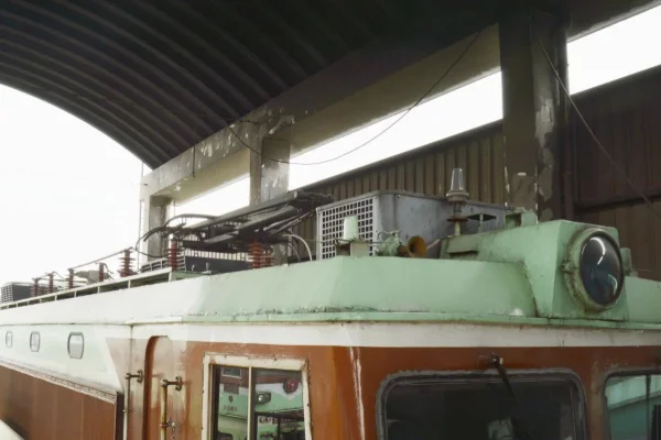 地铁受电弓的工作原理是什么（地铁受电弓升降时间升七降八）