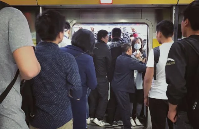 为什么地铁上不能吃东西(上海地铁调研报告)2