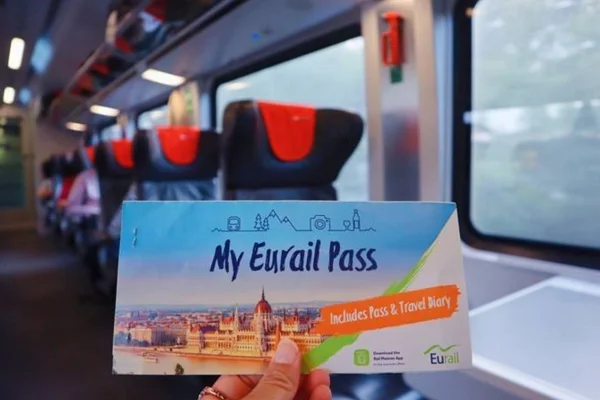 在德国乘坐公交要怎么买票（德国大学学生卡乘坐地铁时间）