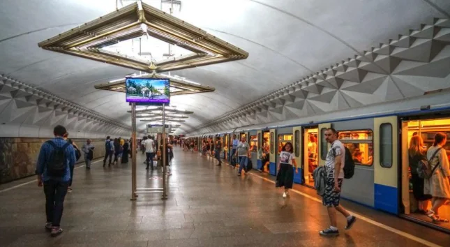 俄罗斯地铁有多深（俄罗斯城市建地铁站）1