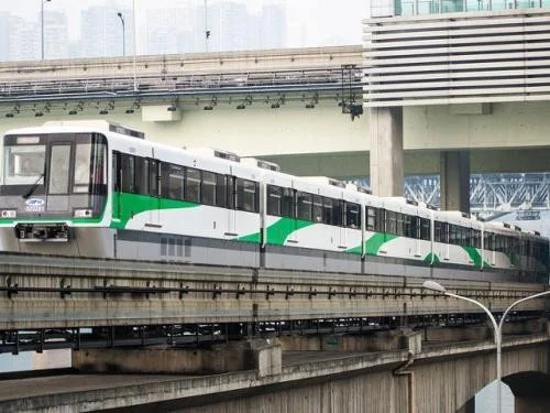 重庆轻轨早上几点开始运行(重庆地铁2线运行时间)2