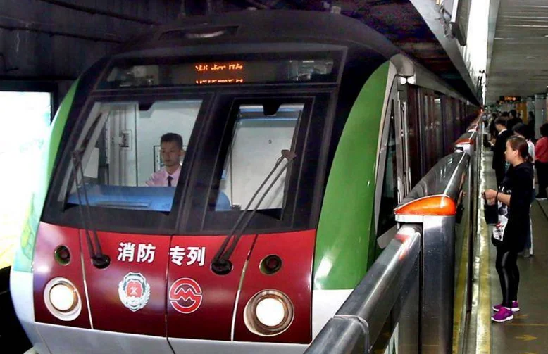 求一张完整无误上海地铁高清图😀（上海地铁文化专列）3