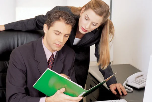 请问武汉地铁2号线汉口火车站下车后怎么走快速进站检票（武汉地铁b出口附近的骗子）