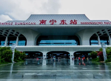 这里的南宁是火车站还是高铁站（南宁火车站是高铁站吗）