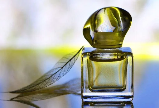 坐地铁和火车可以带100ml的香水吗（上海地铁能不能带香水）