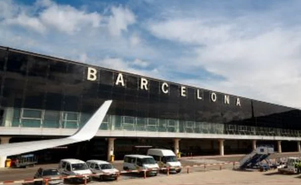 巴塞罗那机场有地铁站吗(巴塞罗那机场地铁t10)1