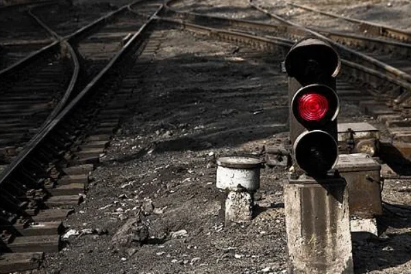 铁路固定信号是如何分类的（铁路跳信号）