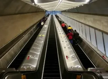 南京地铁怎么坐的流程图解(南京地铁扶梯图片)3