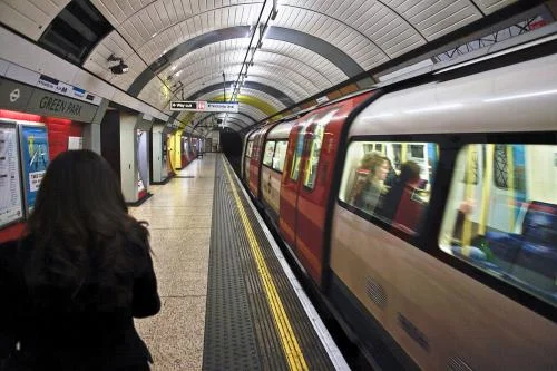 地铁的轨道 与 运行原理 麻烦详细点（地铁线路测试基本原理）3