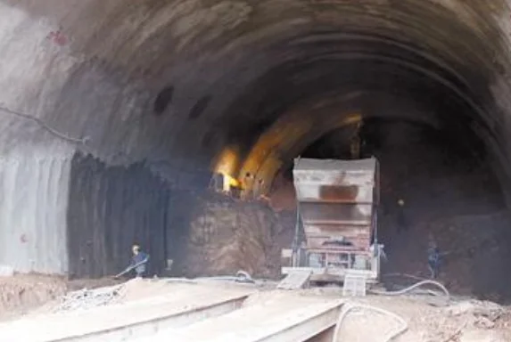 地铁浅埋暗挖法的定义以及优缺点（北京地铁暗挖隧道全断面注浆加固技术）