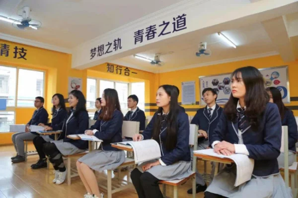 高铁乘务员招聘要求(高铁乘务要求)