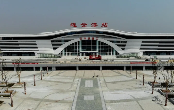 连淮扬镇铁路的站点（铁路灌云站）
